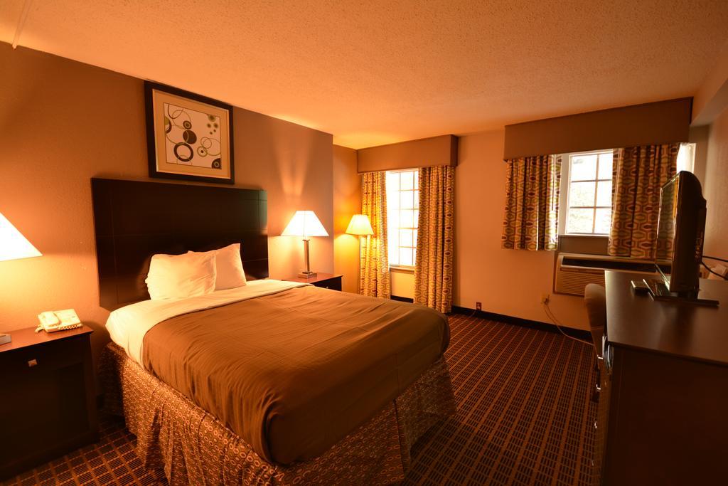 Econo Lodge Birmingham Гувер Екстер'єр фото